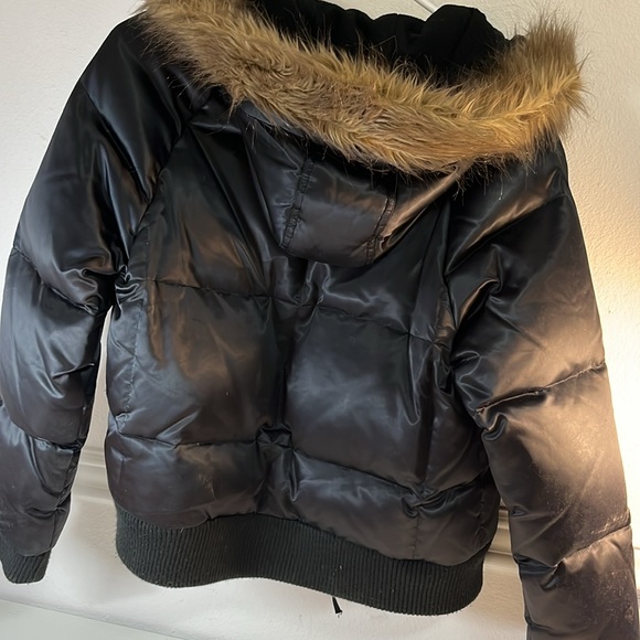 Super warm, black, puffy coat with fuzzy hood - Picture 5 of 7